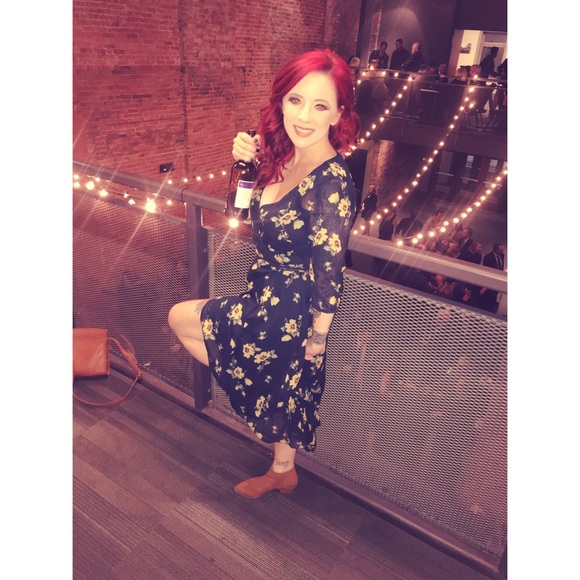 Meet your Posher, Sandra - Picture 1 of 1